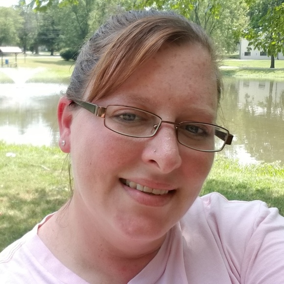 Meet your Posher, Robin - Picture 2 of 2